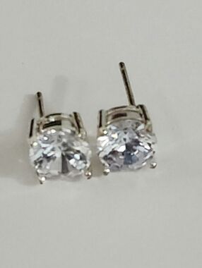 Silver Tone 4 Prong Classic Round White Cubic Zirconia Stud Earrings